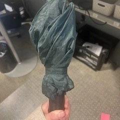 Deštník Groen, jak nahlášeno Cursus en vergadercentrum Domstad pomocí iLost