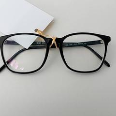 Lunettes, a été signalé par Centraal magazijn utilisant iLost