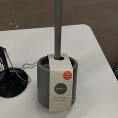 Article exterieur ikea brosse WC, iLost를 사용하여 IKEA Toulouse에 보고됨