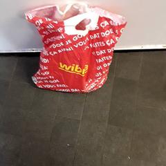 Plastic bag Rood, as reported by EBS Tramplein using iLost