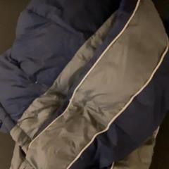 Jacket Blu, amint azt MEININGER Hotel Dresden Zentrum az iLost segítségével jelentette.