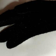 Vêtements - handschoenen, a été signalé par Regio Antwerpen - Brussel utilisant iLost