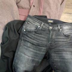 Jeans, rapporterat av Inntel Hotels Amsterdam Centre med iLost
