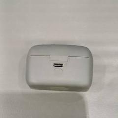 Earpodcase grijs, come riportato da Qbuzz GD Groningen HS utilizzando iLost