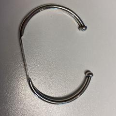 Armband, come riportato da TheaterHangaar utilizzando iLost