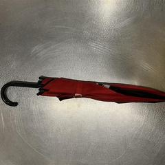 Parapluie, a été signalé par IKEA Brno utilisant iLost