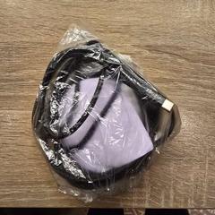 Usb nabíječka Zwarte oplader, jak nahlášeno Van der Valk Hotel Assen pomocí iLost