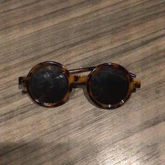 Gafas de sol Bruin, segundo informou Van der Valk Hotel Zwolle usando iLost