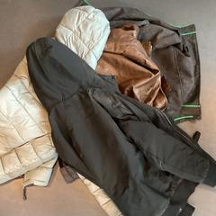 Kurtka, zgłoszono przez Poppodium 013 przy użyciu iLost