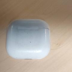 Elektronica - Earpod etui wit, zoals gemeld door Regio Oost-Vlaanderen met iLost