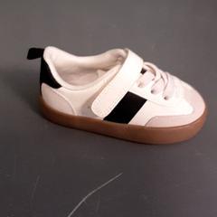 Zapato infantil, segundo informou Diergaarde Blijdorp usando iLost
