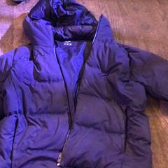 Chaqueta Navy blue, ha sido reportado por De Heeren van Aemstel con iLost