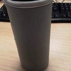 飲用ボトル Grijs がiLostで Qbuzz Fryslân によって報告されました