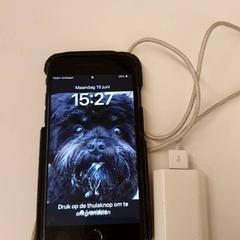 Iphone Zwart がiLostで HvA Amstelcampus によって報告されました