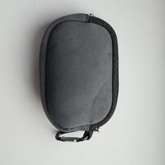 Grijs etui, jak bylo nahlášeno na iLost