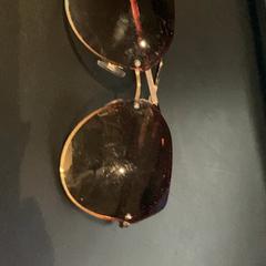 Napszemüveg Brown, amint azt Van der Valk Hotel Heerlen az iLost segítségével jelentette.
