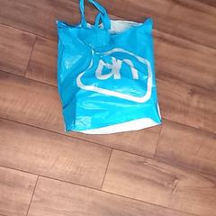 حقيبة تسوق، كما تم الإبلاغ عنه بواسطة Arriva Den-Bosch عبر iLost