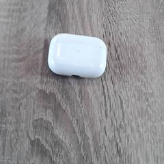 Airpods fodral Wit, rapporterat av EBS Tramplein med iLost