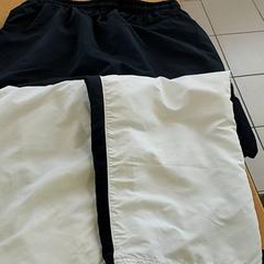 Kleding Broek, como reportado por Centraal magazijn utilizando o iLost