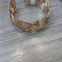 Armbånd, som rapportert av Leonardo Royal Hotel Amsterdam ved bruk av iLost