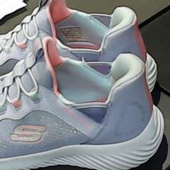 Des chaussures, a été signalé par SnowWorld Landgraaf utilisant iLost