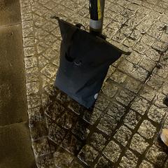 Zwarte fietstas inclusief laptop، كما تم الإبلاغ عنه عبر iLost