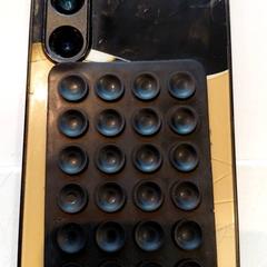 Chytrý telefon Zwart en beige plastiek hoesje, jak nahlášeno Regio Limburg - Leuven pomocí iLost