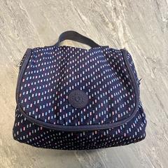 가방 Lunchtas, iLost를 사용하여 Centraal magazijn에 보고됨