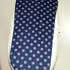 Kleding - Kinderschoen, como reportado por Centraal magazijn utilizando o iLost