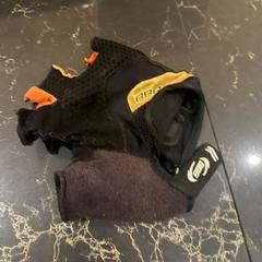 Glove, as reported by Van der Valk Hotel Veenendaal using iLost