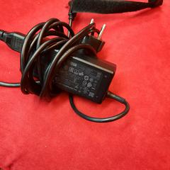 Laptop oplader, rapporterat av UvA REC med iLost