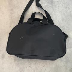 Mala de tiracolo, como reportado por Arriva Achterhoek-Rivierenland utilizando o iLost