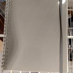 Notes & Zeszyt Gris à spirale, zgłoszono przez IKEA Paris - Rivoli przy użyciu iLost