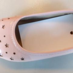 Kleding - Schoentje roze، كما تم الإبلاغ عنه بواسطة Centraal magazijn عبر iLost