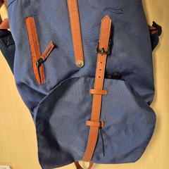 Mochila Blauw met bruin, van Albakour, ha sido reportado por Connexxion Zeeland con iLost