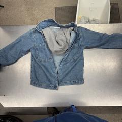 Jeansvestje, segundo informou IKEA Zaventem usando iLost