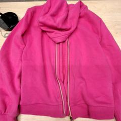 Camisola com capuz Rose, como reportado por IKEA Montpellier utilizando o iLost