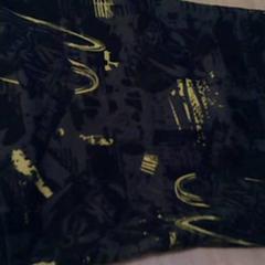 Šátek & Šmírovat Zwart, geel, jak nahlášeno Het Spoorwegmuseum pomocí iLost