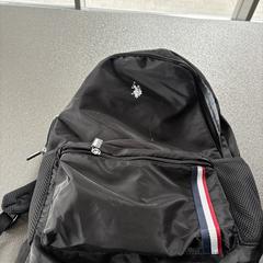 Black backpack with electronics inside, som rapporterats till iLost