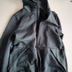 Veste, a été signalé par Twisto utilisant iLost