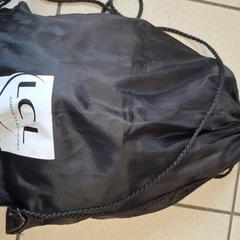 Motxilla Noir avec cordons, segons ha informat ilévia mitjançant iLost