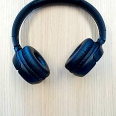 Electrónica Draadloze koptelefoon jbl, ha sido reportado por Regio Limburg - Leuven con iLost