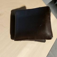 Plånbok, rapporterat av Regio Antwerpen - Brussel med iLost