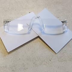 Lunettes, a été signalé par Centraal magazijn utilisant iLost