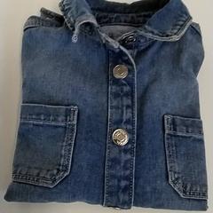 Kleding - jeans vest, a été signalé par Centraal magazijn utilisant iLost