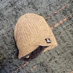 Muts & Handschoenen, zoals gemeld door Connexxion Haarlem IJmond met iLost