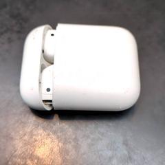 Airpods kasua - Apple, gisa salatu by Universiteit Gent - Faculteitsbibliotheek LW iLost erabiliz