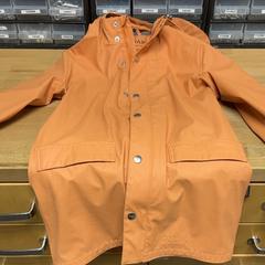 Bunda Oranje, maar 134/140, Gosoaky, jak nahlášeno IKEA Amersfoort pomocí iLost