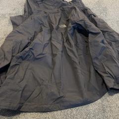 Dzseki Black, amint azt MEININGER Hotel Amsterdam City West az iLost segítségével jelentette.