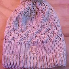 Beanie Witbeige muts buff, jak nahlášeno Schaatsbaan Rotterdam pomocí iLost